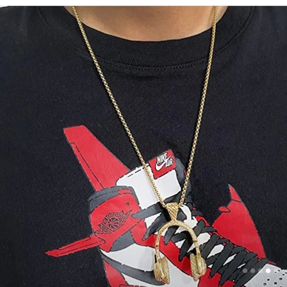 Headphone Pandant Necklace - Picture 4 of 4